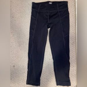 Athleta Girl Black Capri Leggings Activewear 
Kids Size L/12